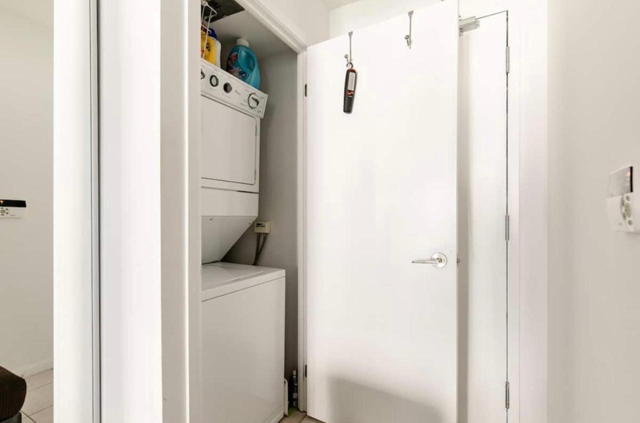 Downtown Toronto+Free Parking+Cn Tower View Apartment Luaran gambar
